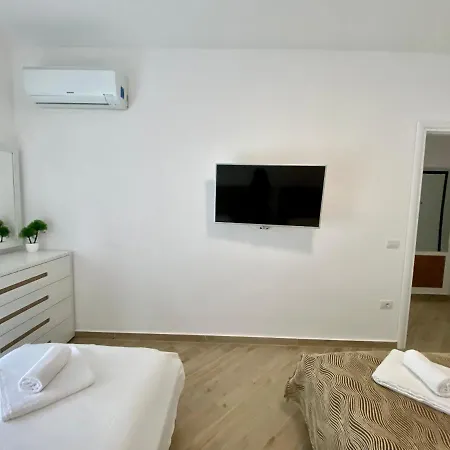 Luxury Sea Side Appartamento Vlorë