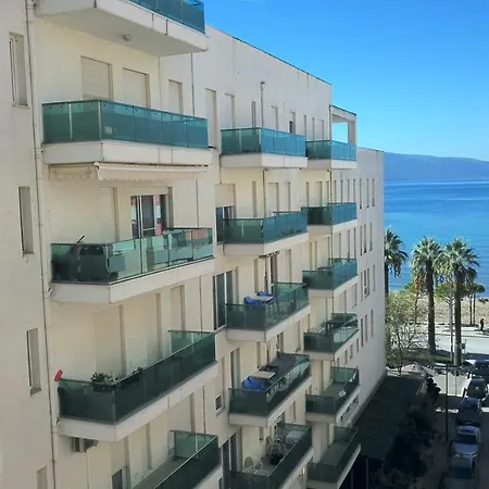 Luxury Sea Side * فلورا